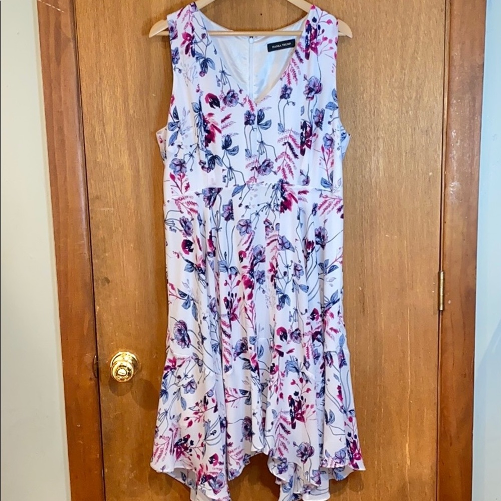 🌿 Ivanka Trump floral dress size 16
